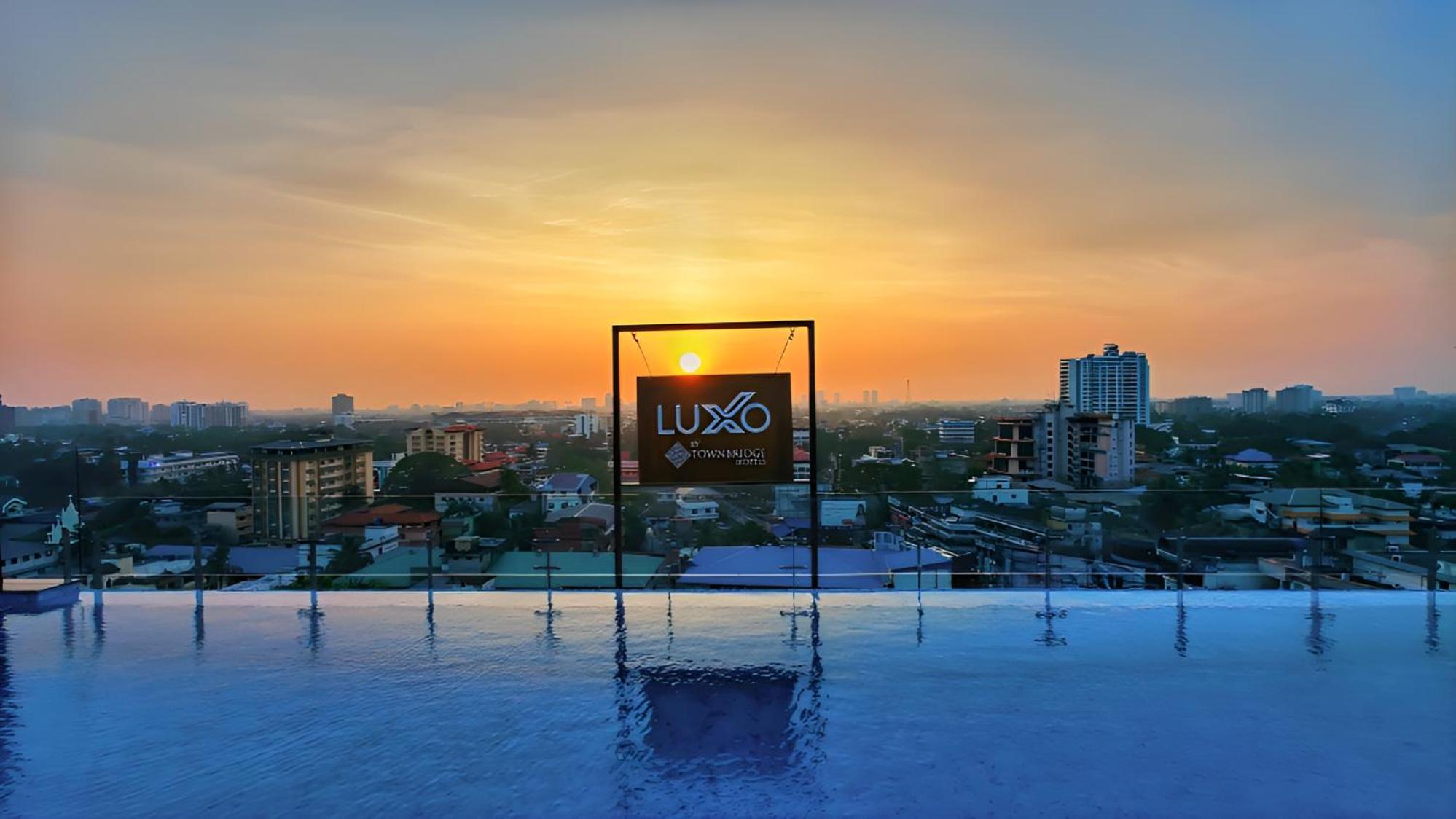 Hotel Luxo Kochi Esterno foto