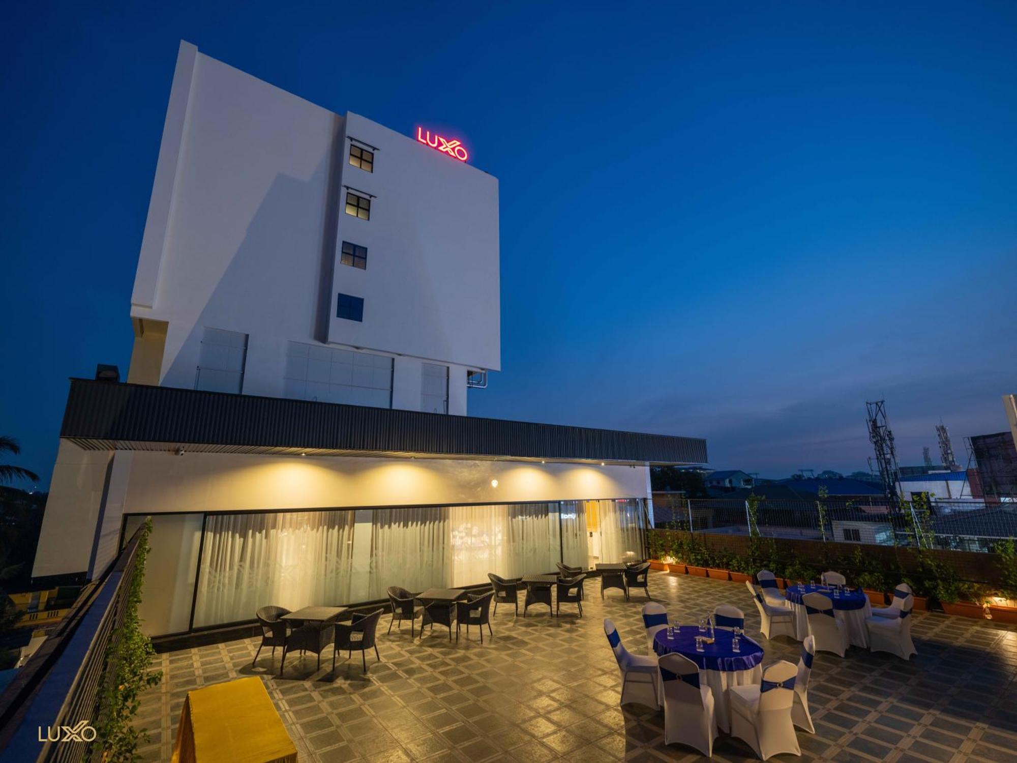 Hotel Luxo Kochi Esterno foto
