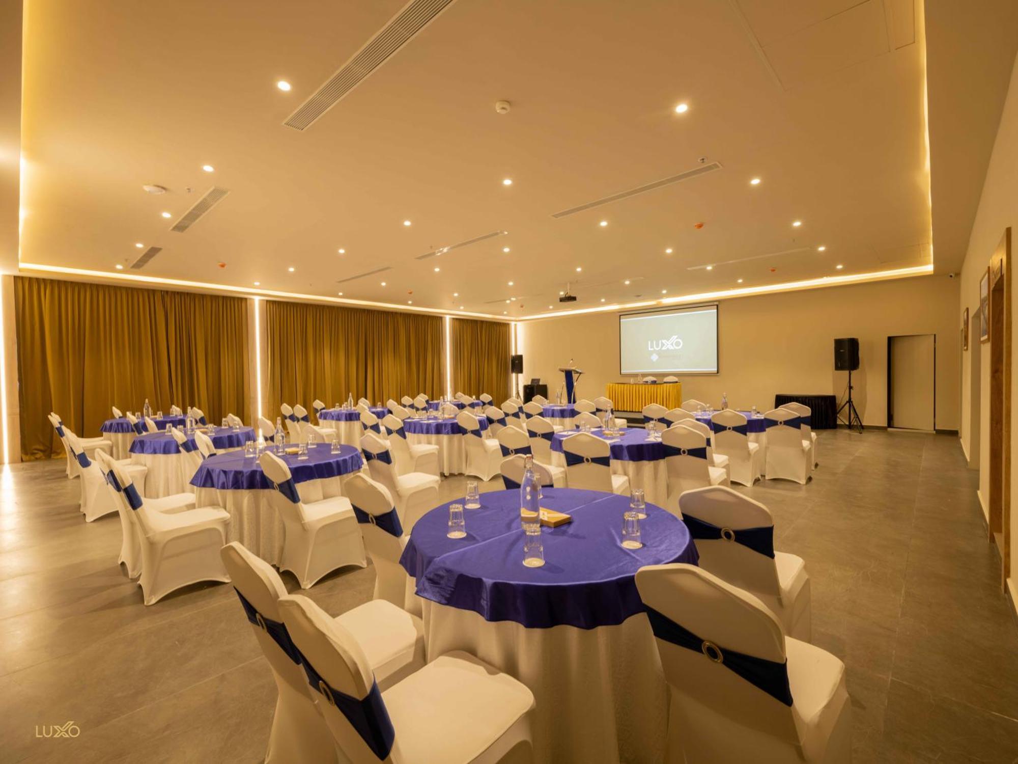 Hotel Luxo Kochi Esterno foto