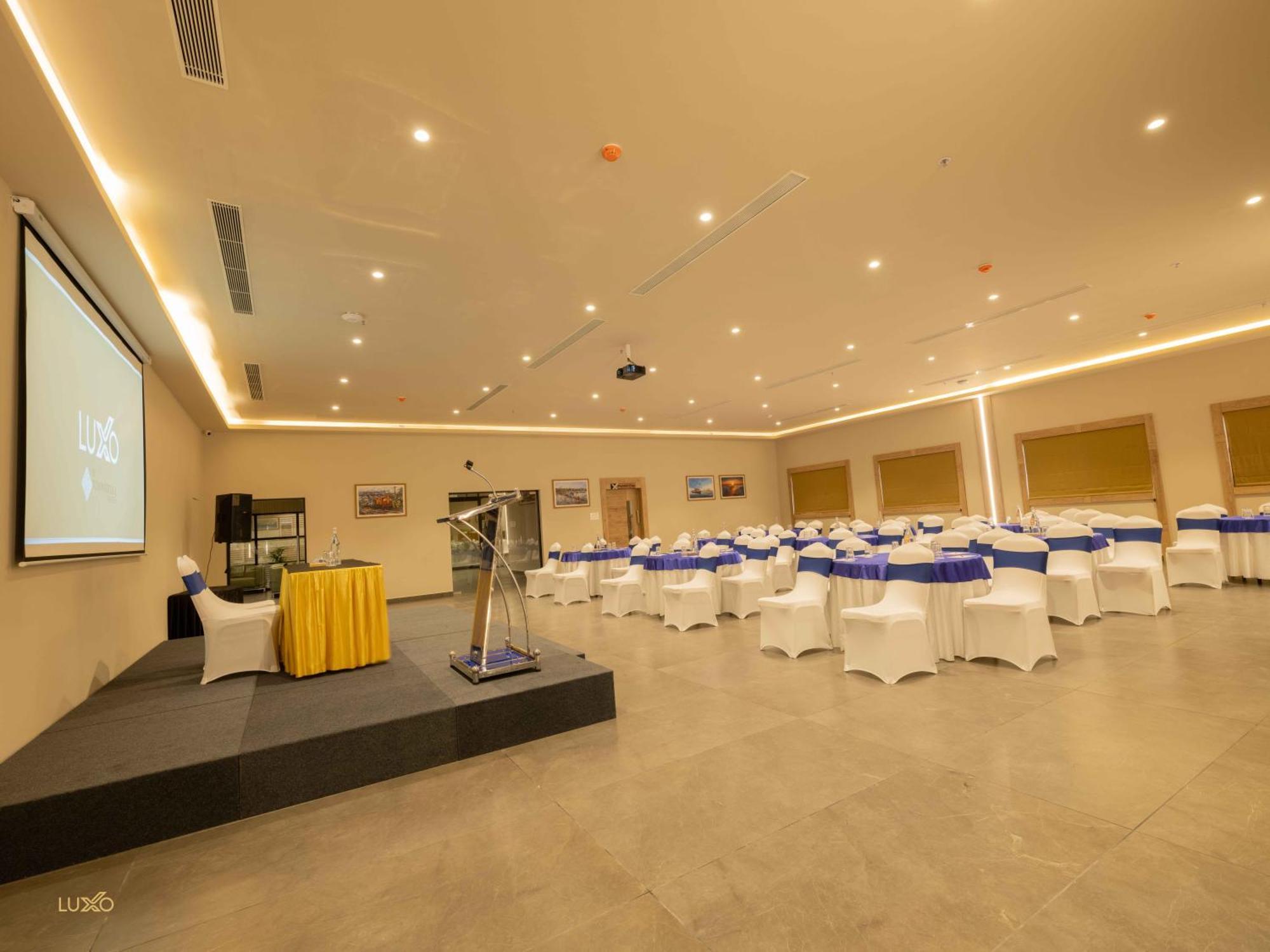 Hotel Luxo Kochi Esterno foto