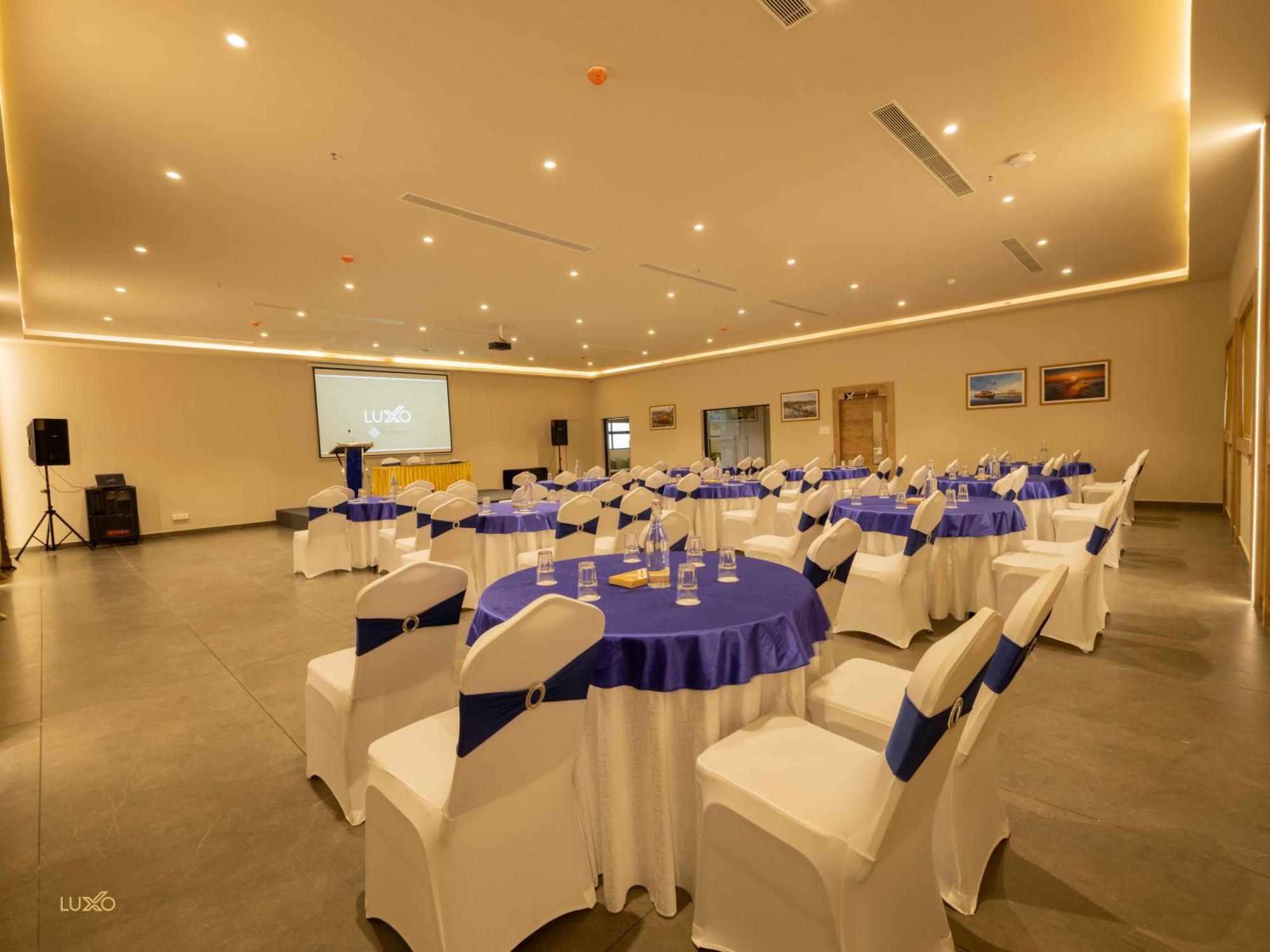 Hotel Luxo Kochi Esterno foto