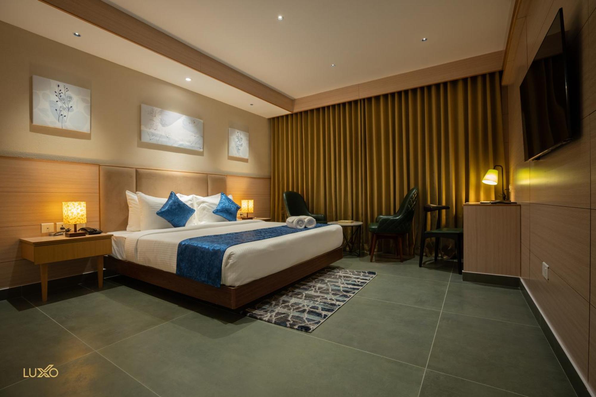 Hotel Luxo Kochi Esterno foto